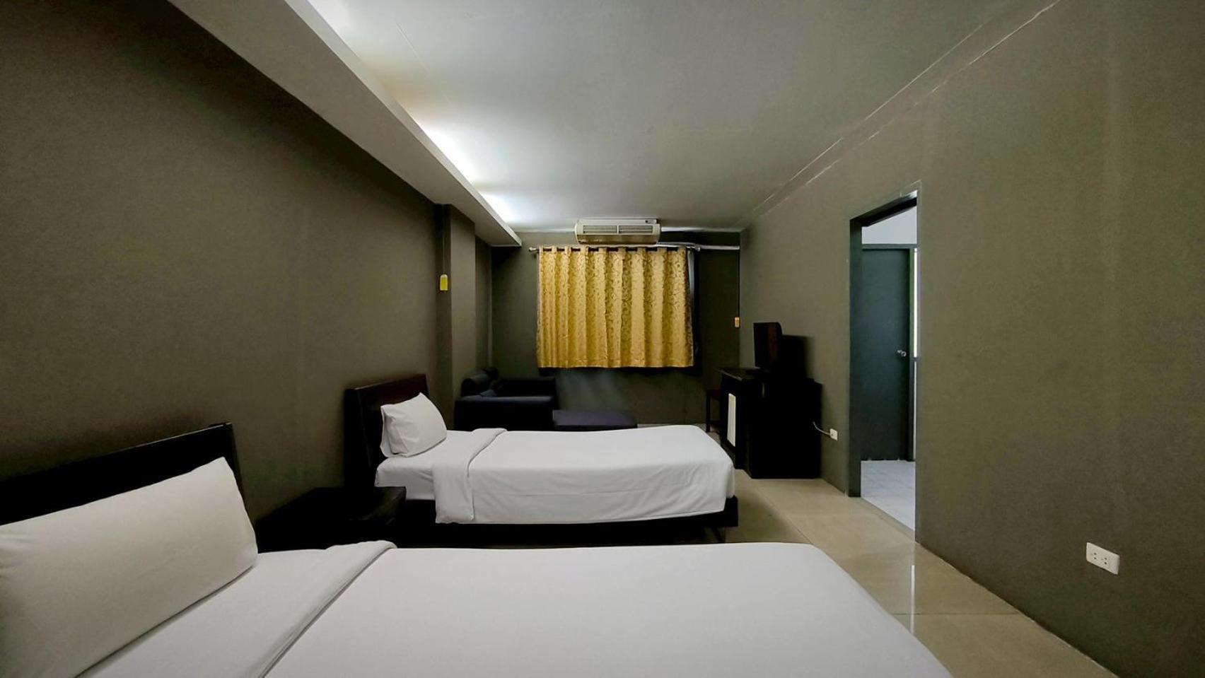 Centric Place Hotel Bangkok Esterno foto